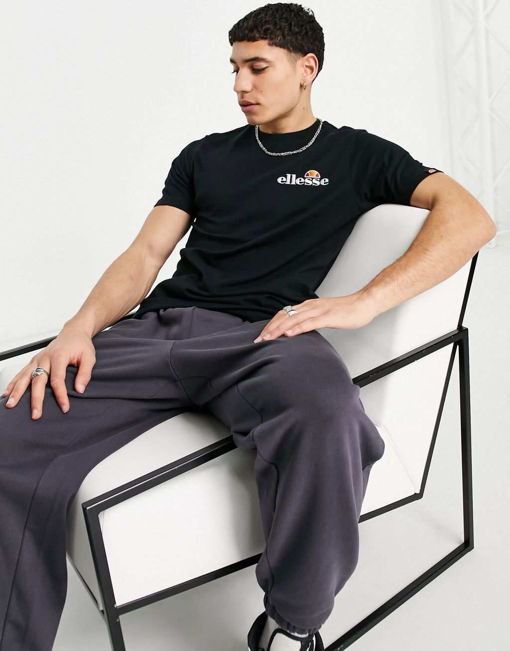 

Черная футболка Ellesse Voodoo