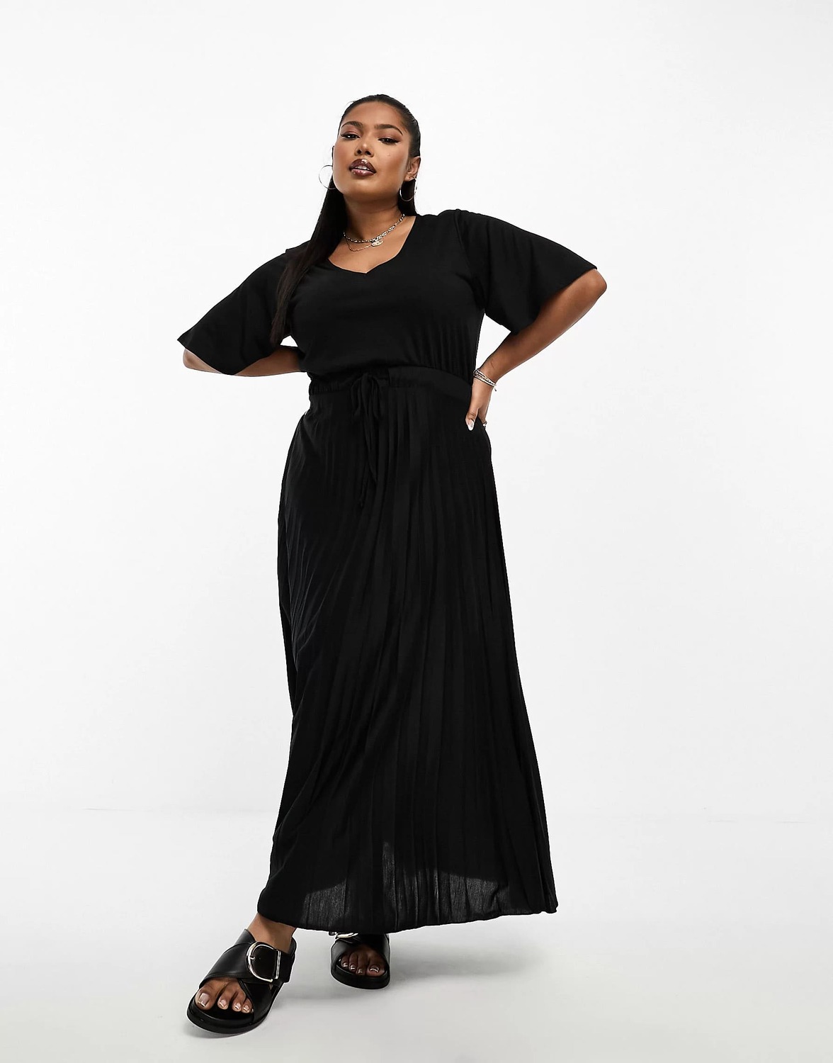 

Платье-макси Asos Design с V-образным вырезом и завязками на талии, черный