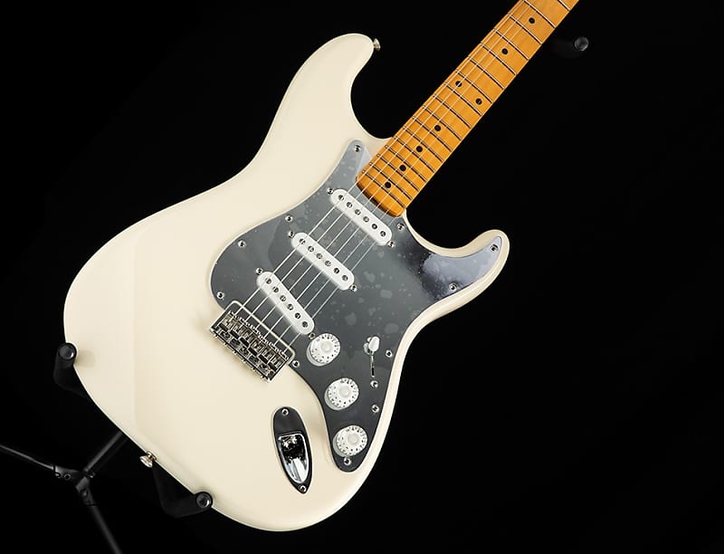 Fender Nile Rodgers Signature Hitmaker Stratocaster Olympic White chic chic nile rodgers it’s about time