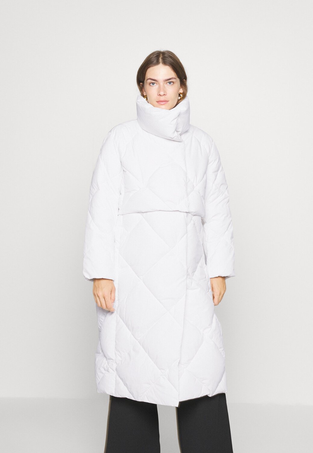 

Пальто Calvin Klein, кремовый