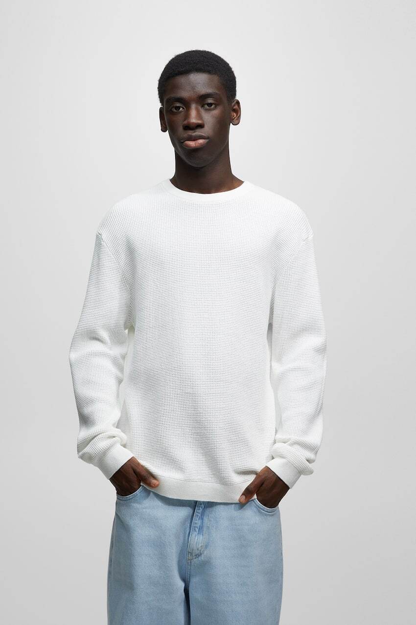 

Свитер вафельной вязки Pull&Bear, кремовый