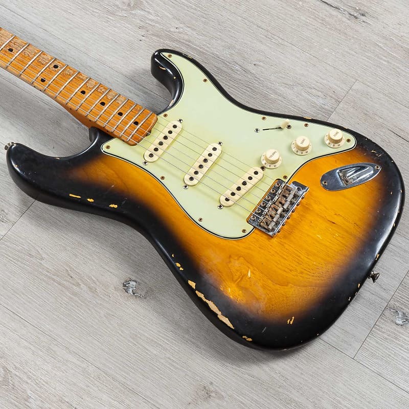 

Гитара Fender Custom Shop 1959 Stratocaster Relic, 2-цветная Sunburst, мастерская сборка 9216088621