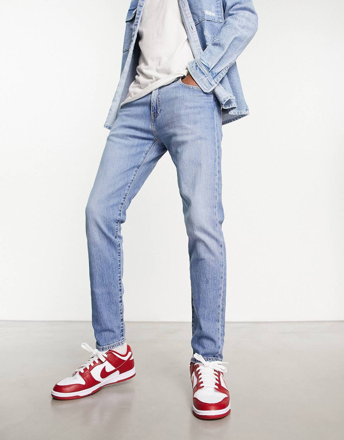 

Голубые зауженные зауженные джинсы Levi's 512