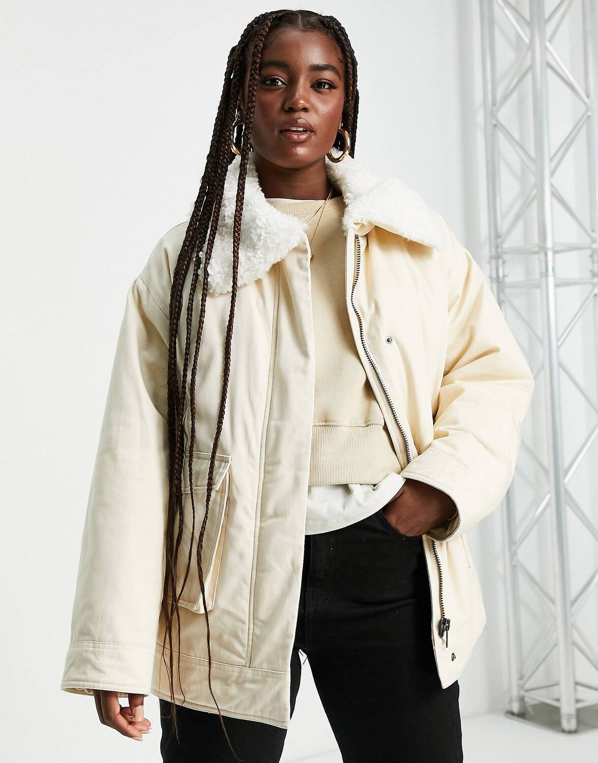 

Кремовый пуховик с воротником-боргом ASOS DESIGN, Бежевый