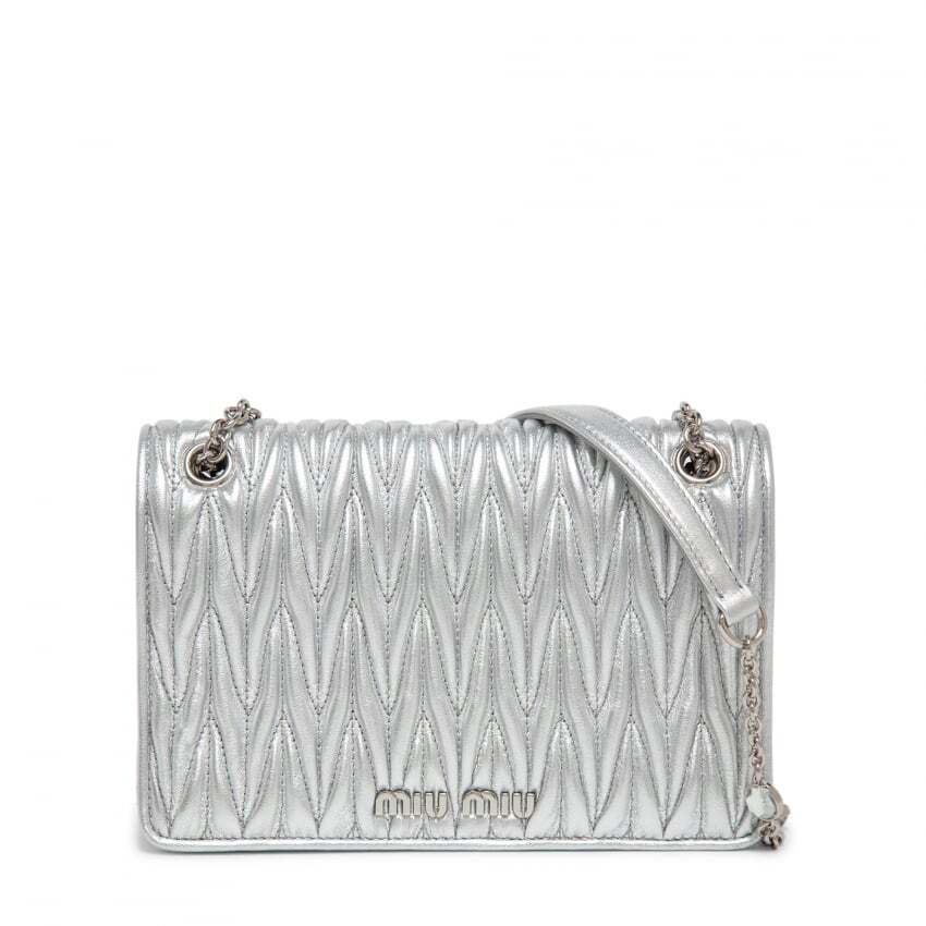 

Сумка MIU MIU Matelassé leather shoulder bag, серебряный
