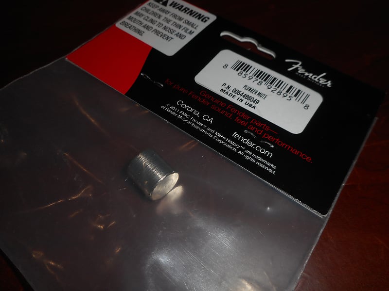 цена Оригинальный поршень Fender Mute для Jaguar, 005-4486-049