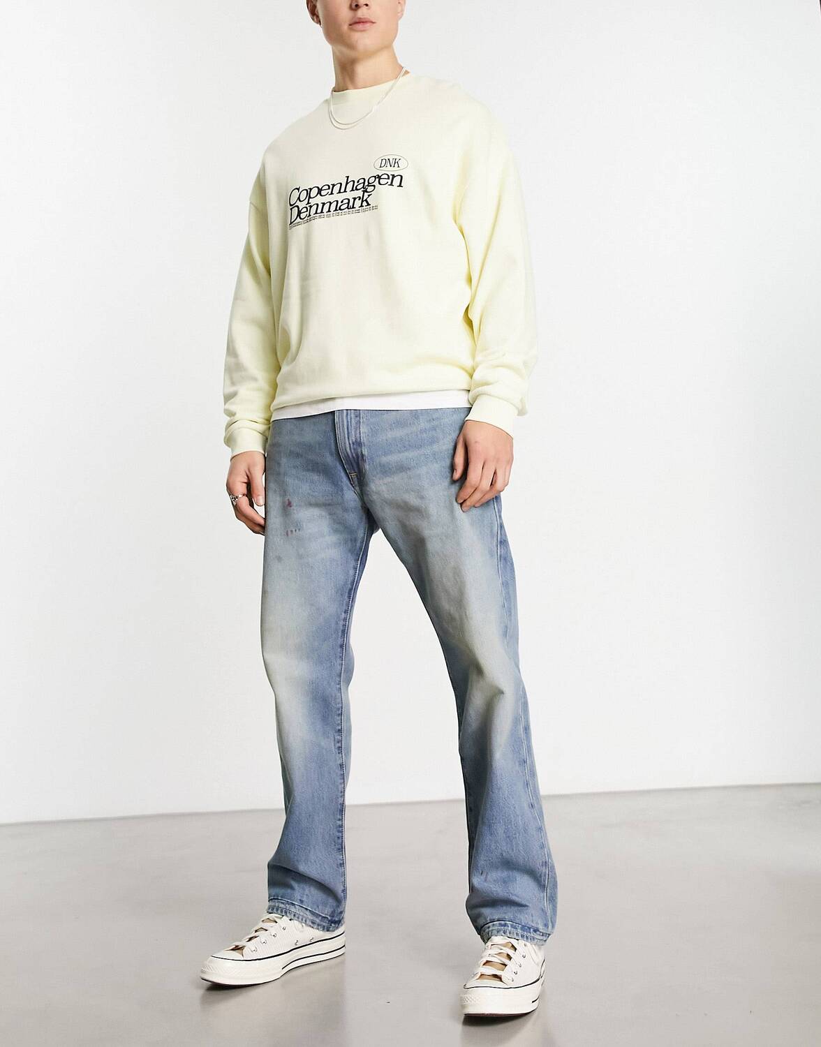 

Оригинальные джинсы прямого кроя Levi's 551z светло-голубого цвета в винтажном стиле со следами краски