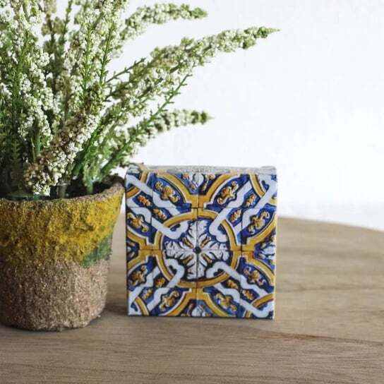 

Мыло Essencias de Portugal Azulejos фиалковое 50 г, L&L LongLife