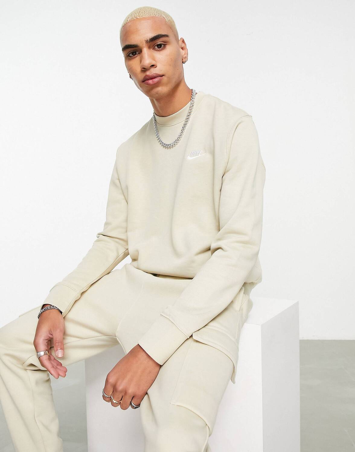 

Толстовка Nike Club из ротанга