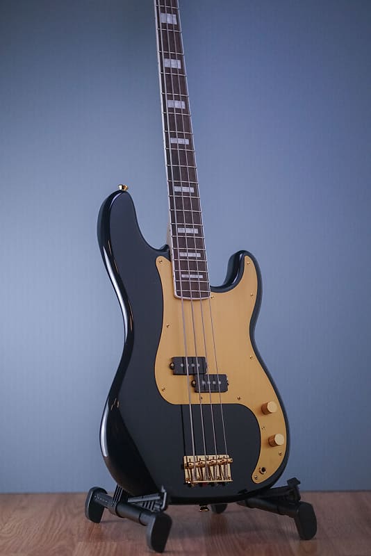 Squier 40th Anniversary Precision Bass Gold Edition LF Black