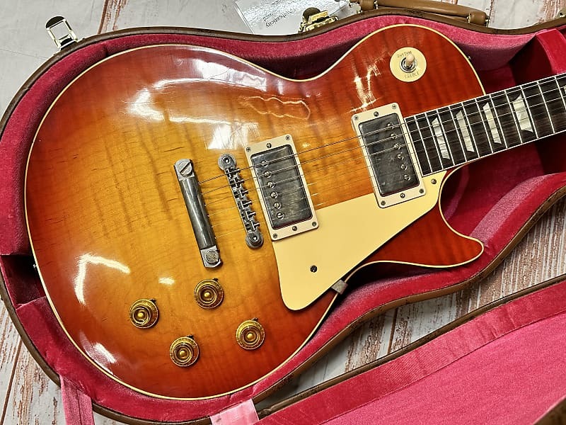 

Электрогитара Gibson Custom Shop '59 Les Paul Standard Reissue 2023 Aged Sunrise Teaburst New Unplayed Auth Dlr 8lb10oz #104