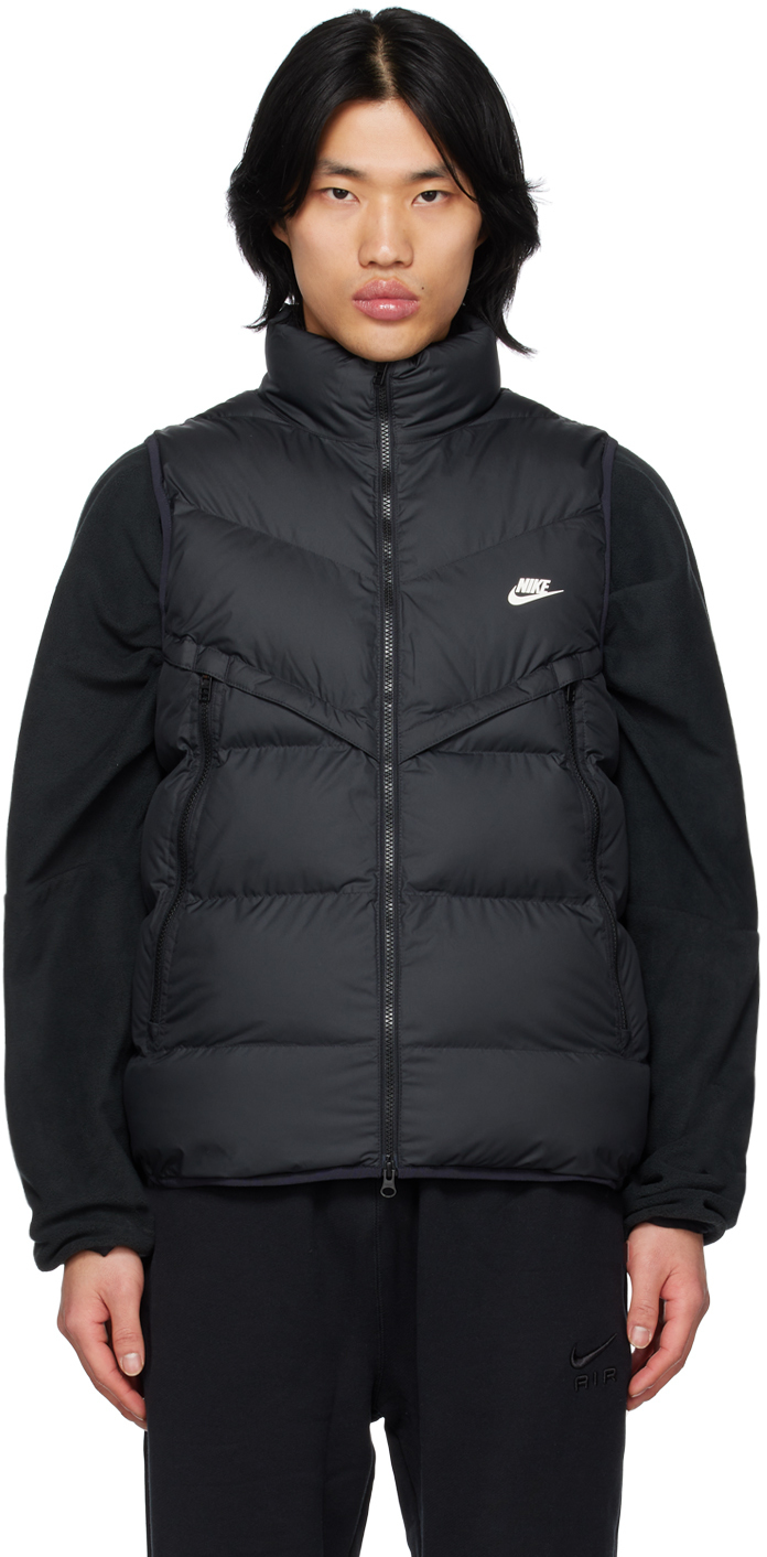 

Черный стеганый жилет Nike