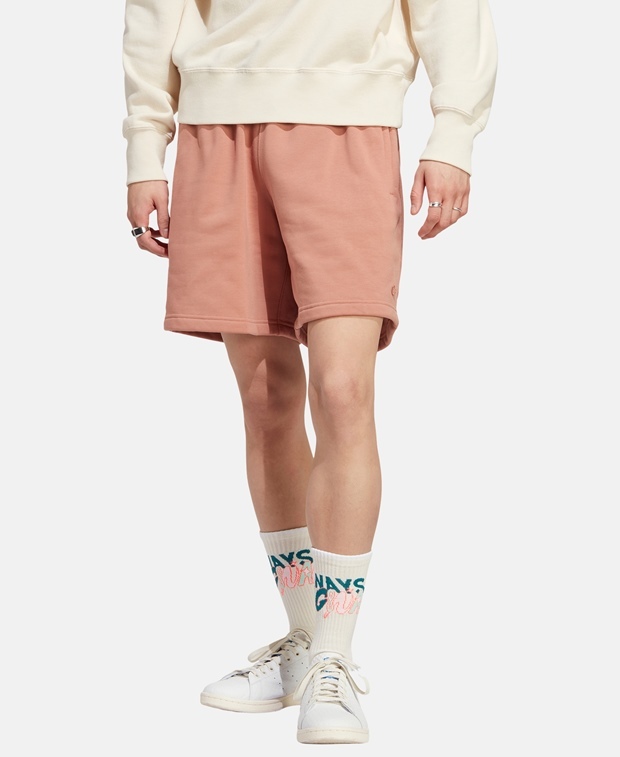 

Спортивные шорты adidas, лосось