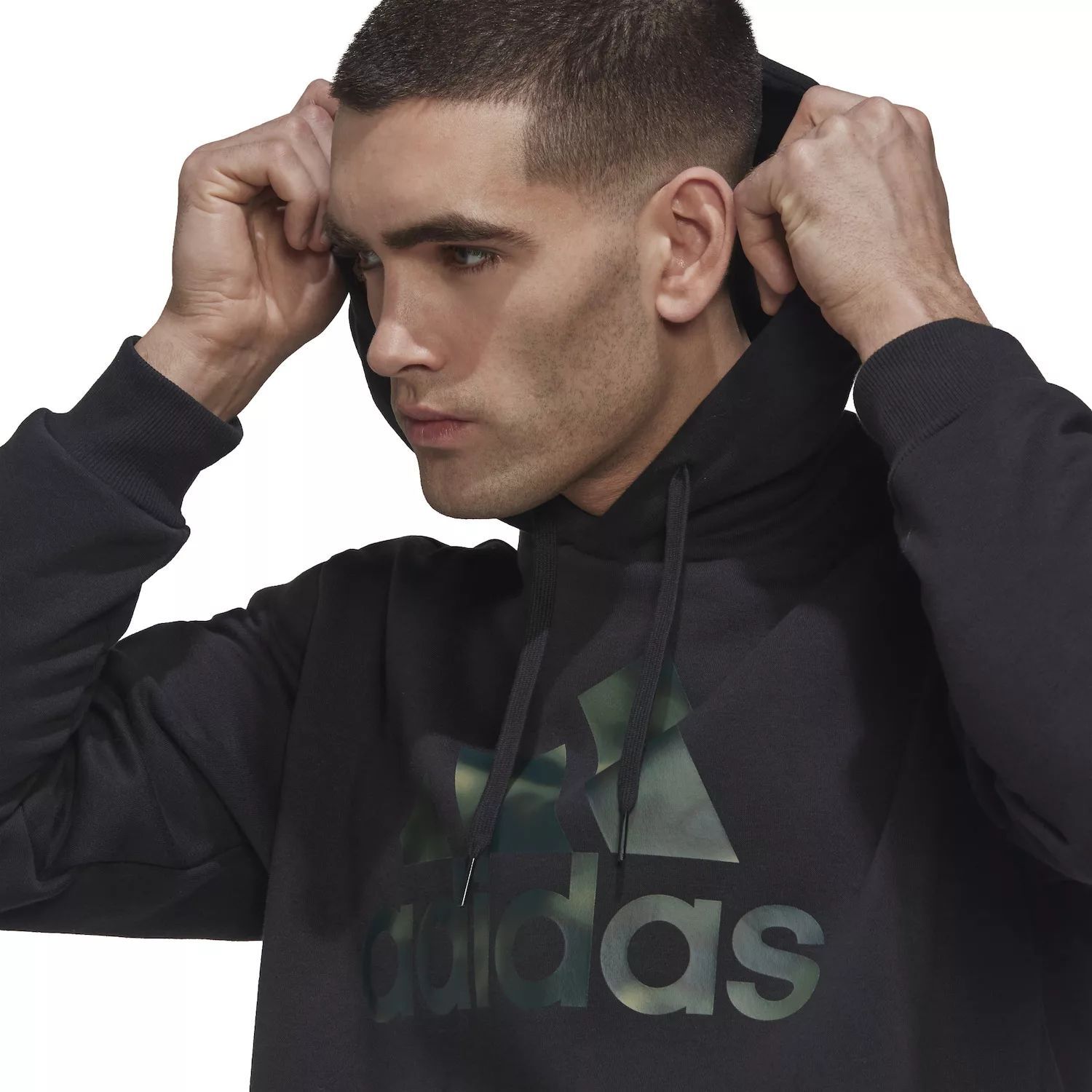 

Флисовая худи с камуфляжным принтом Big & Tall Essentials adidas, черный