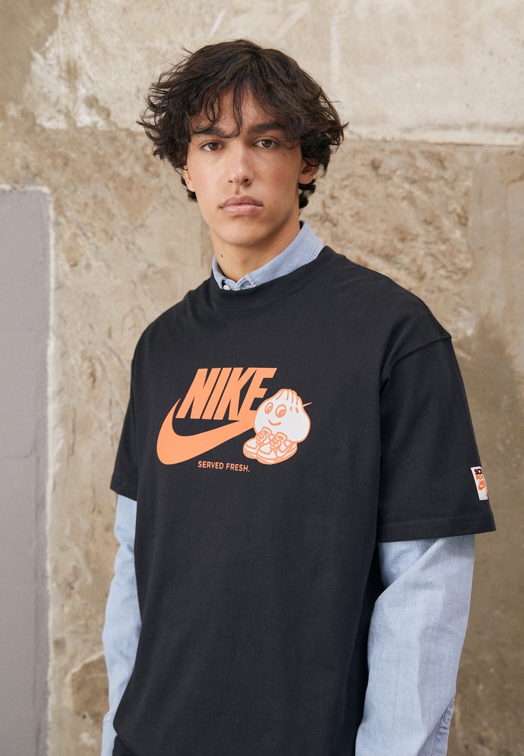 

Футболка с принтом Nike, черный