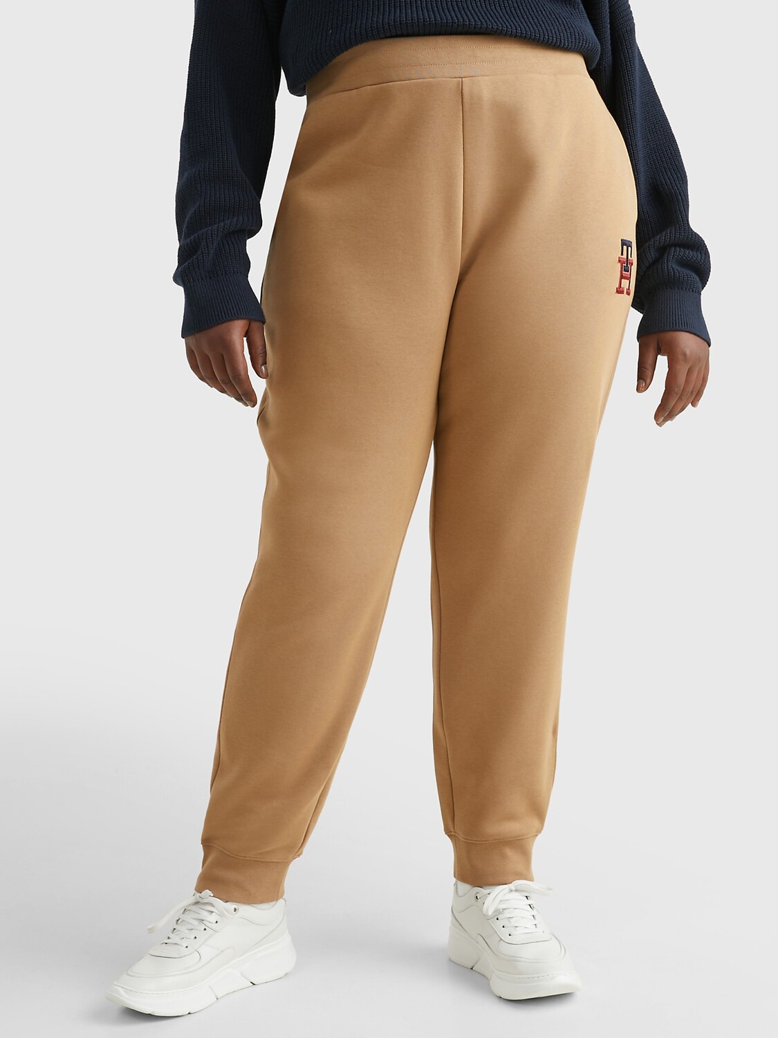 

Спортивные брюки curve th с логотипом Tommy Hilfiger, сельская местность хаки
