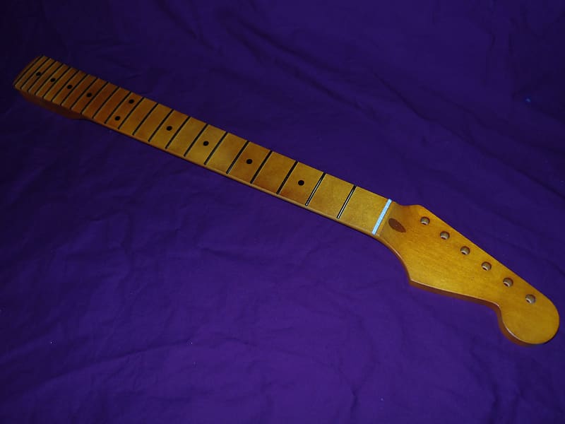 Гриф Dark Relic, 22 лада, 12 радиусов, форма C, винтажный Stratocaster Stratocaster, кленовый гриф Allparts Fender Licensed Stratocaster neck