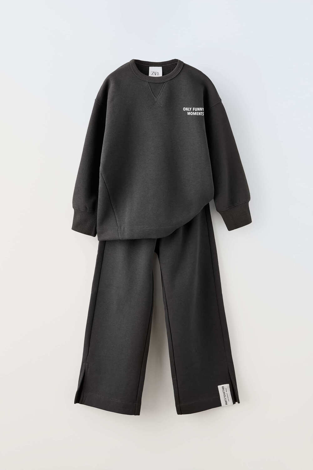 

Комплект из толстовки и брюк Zara Plush Slogan, 2 предмета, антрацитово-серый
