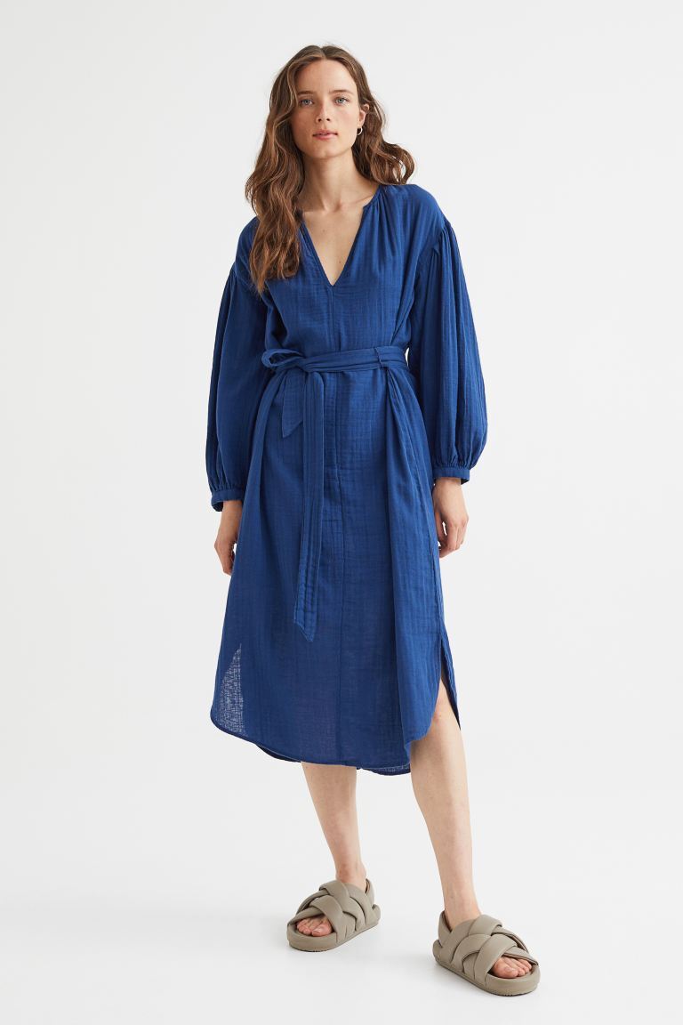 

Хлопковое платье с поясом H&M, темно-синий