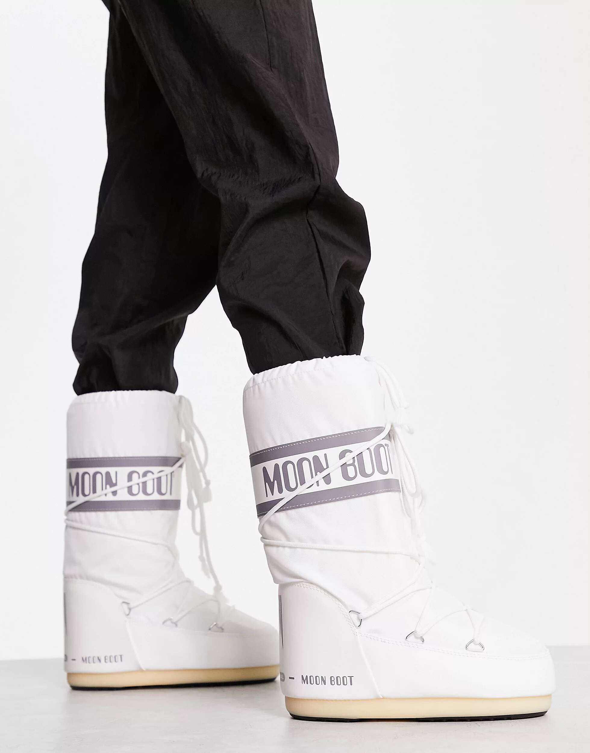 Белые водонепроницаемые нейлоновые ботинки Moon Boot Icon цена и фото