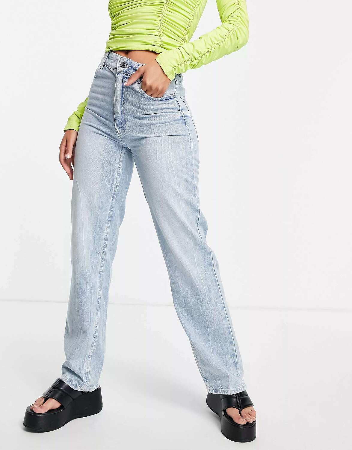 

Хлопковые прямые джинсы Bershka голубого цвета - LBLUE