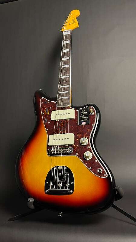 

Fender American Vintage II Jazzmaster - 3-цветные солнечные лучи