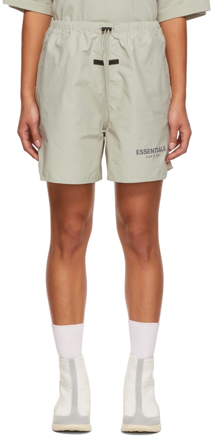 

Эксклюзивные зеленые волейбольные шорты SSENSE Essentials