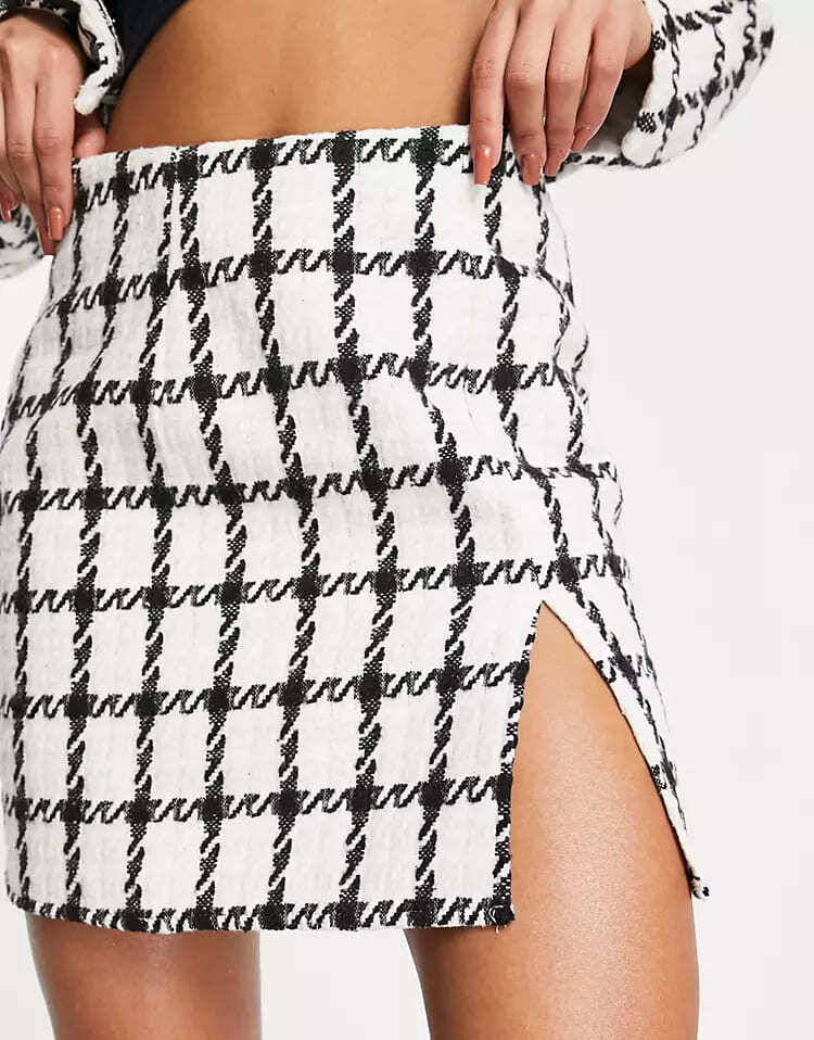 

Юбка-мини Kaiia Boucle Side Split Co-ord, белый/черный
