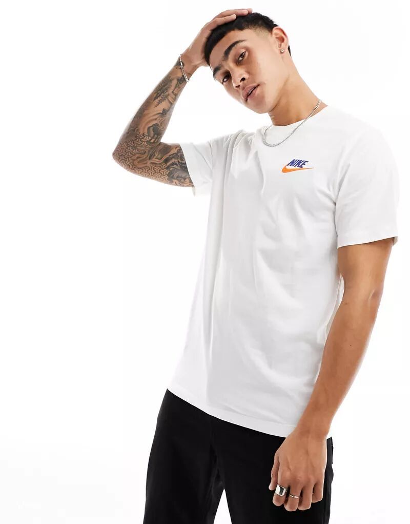 

Белая футболка Nike Club