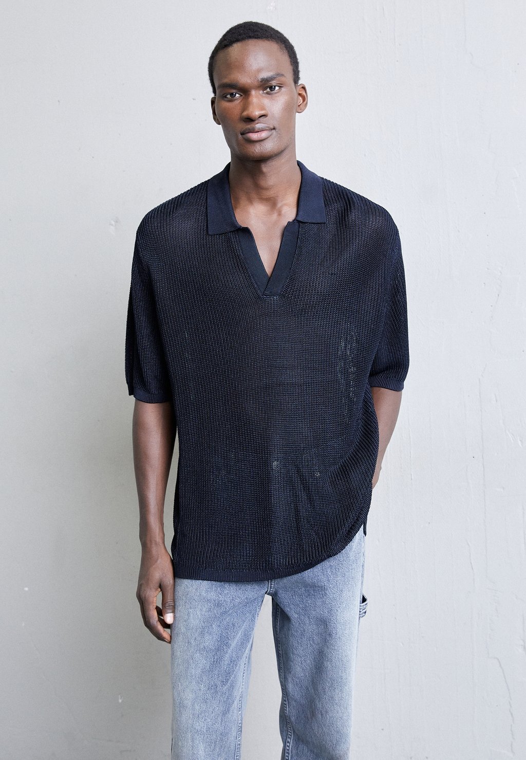 

Базовая футболка SAUL OPEN COLLAR J.LINDEBERG, цвет black
