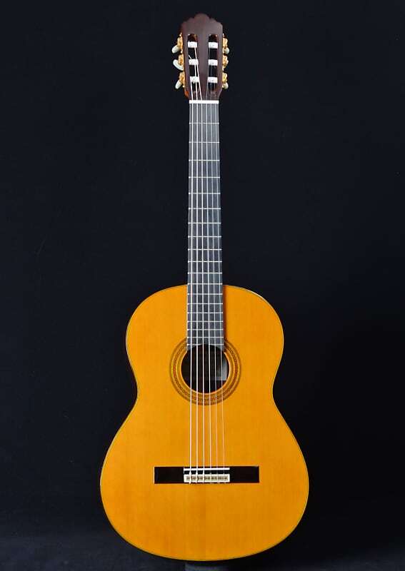 

Акустическая гитара Yamaha GC32C, натуральный цвет GC32C Acoustic Guitar