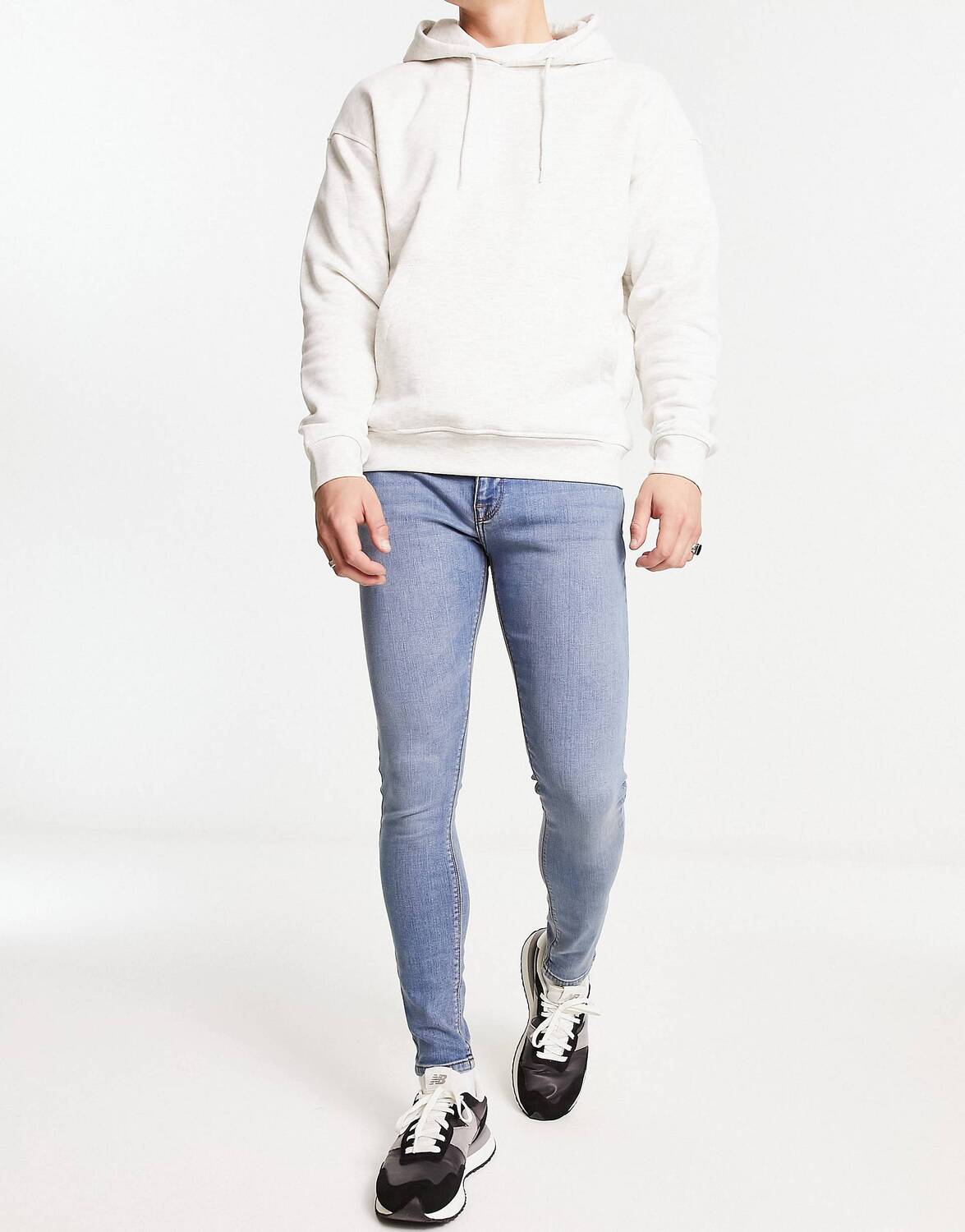 

Светло-синие джинсы стрейч ASOS DESIGN