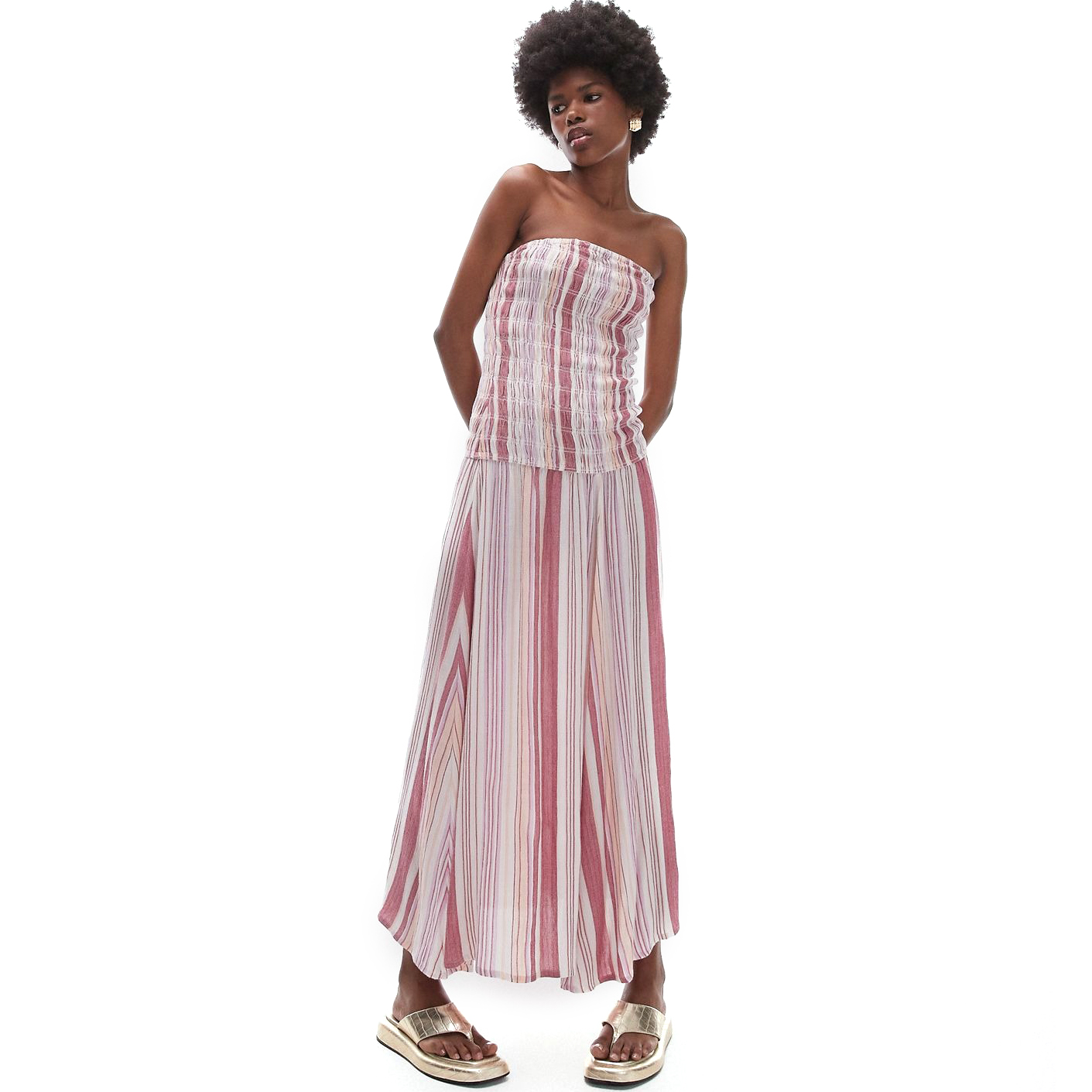 Платье Topshop Crinkled Midi With Bandeau Neckline In Stripes, розовый