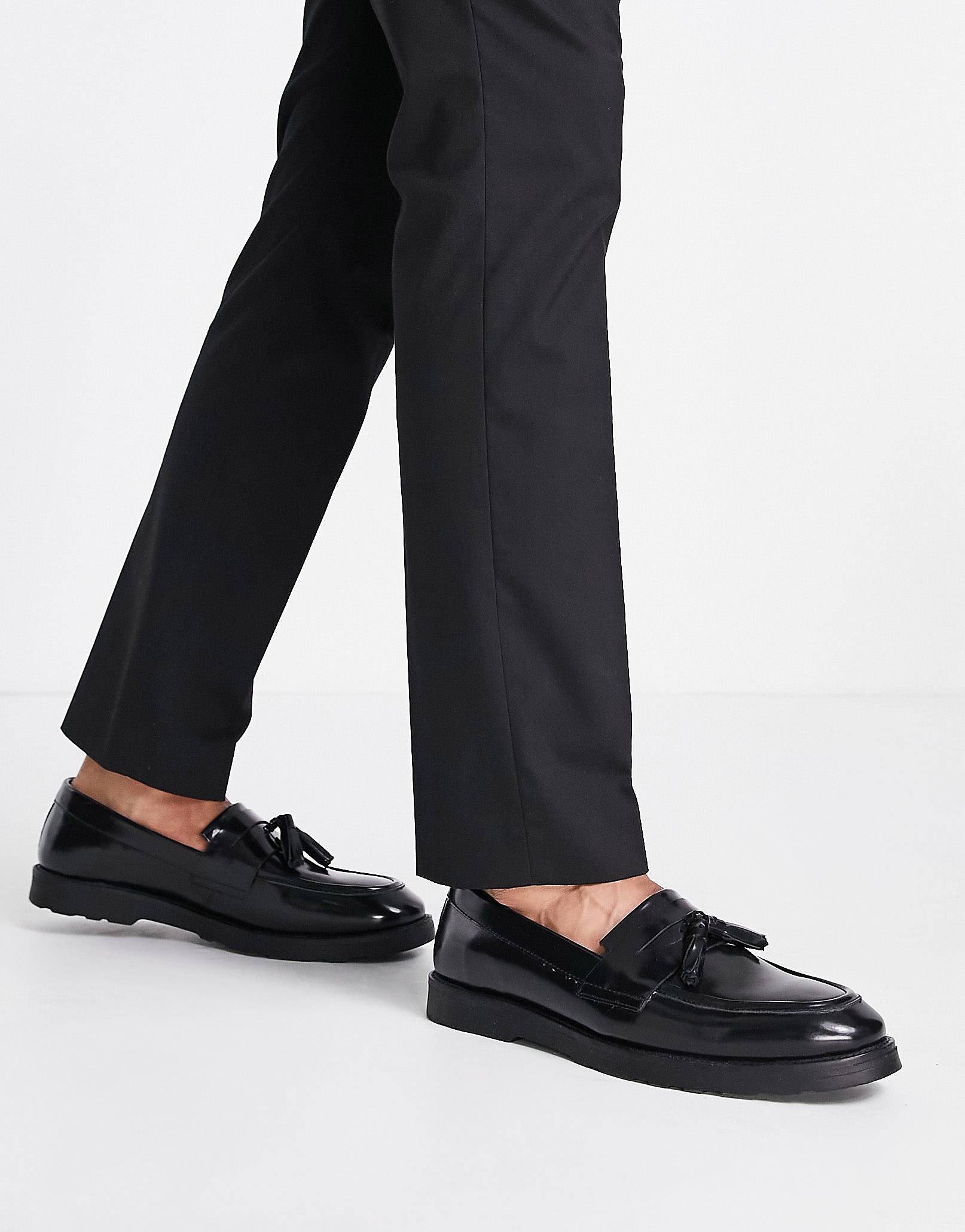 

Черные кожаные лоферы с кисточками ASOS DESIGN