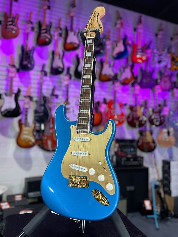 

Гитара Squier 40th Anniversary Gold Edition Stratocaster, голубой