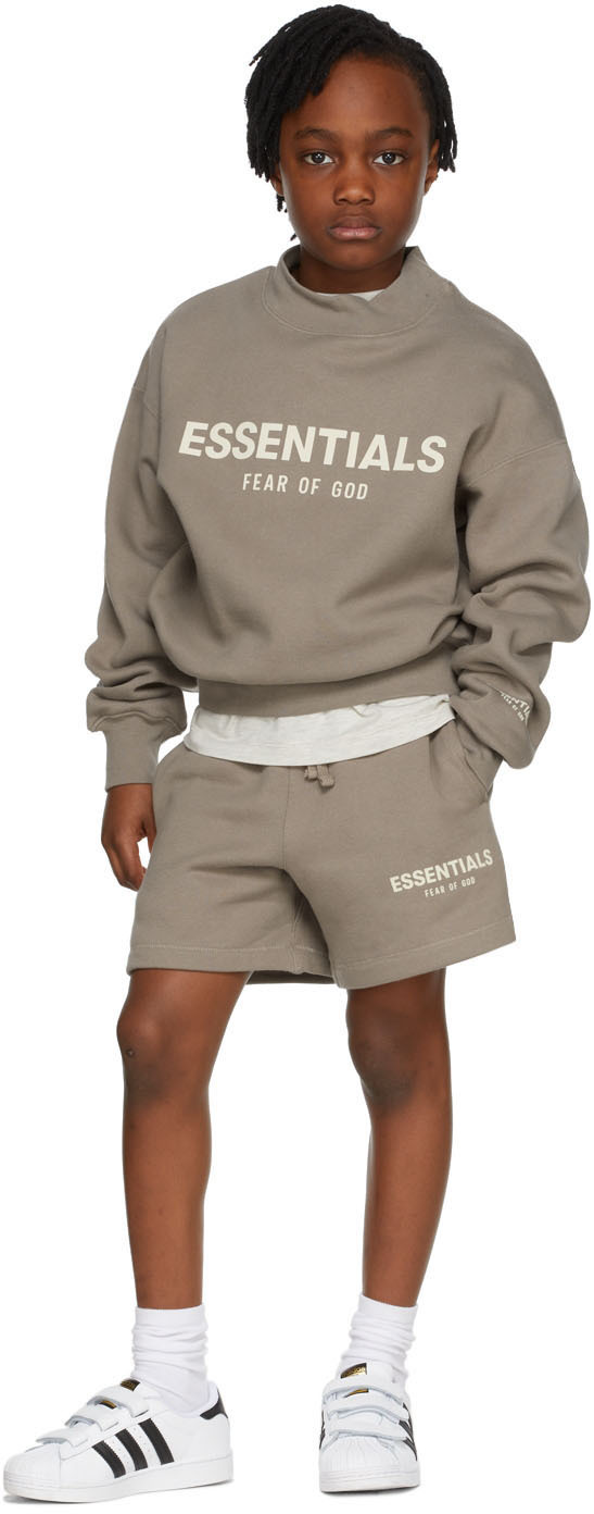 

Детский темно-серый свитшот с логотипом Fear of God ESSENTIALS