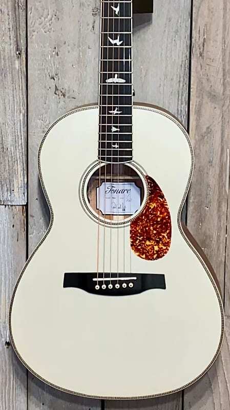 

Paul Reed Smith P-20E Antique White Limited Edition Parlor Acoustic/Electric с сумкой для переноски и дополнительными аксессуарами! PRS