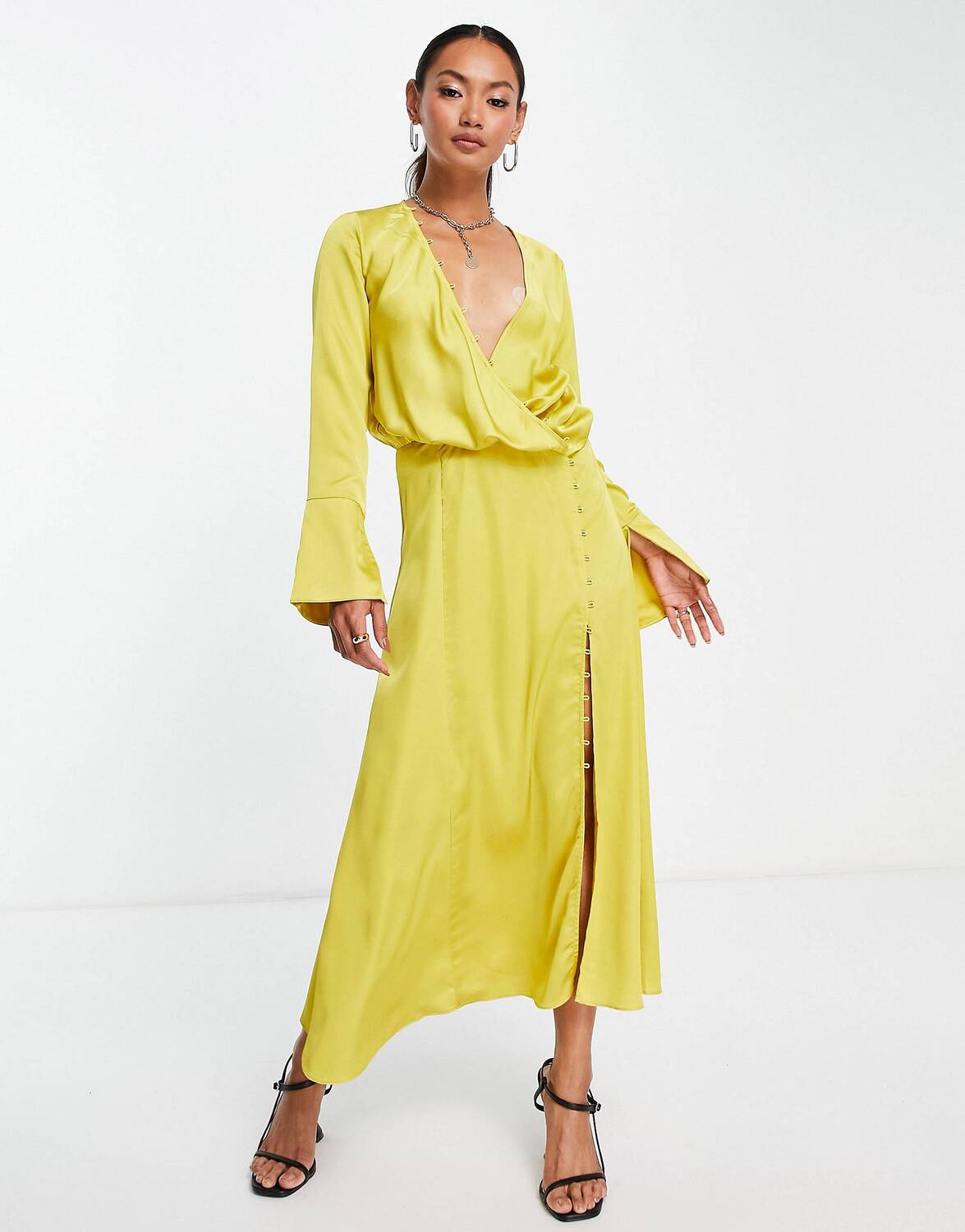 

Горчичное платье миди с косой драпировкой и пуговицами ASOS DESIGN