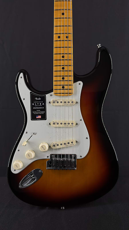 

Электрогитара Fender Left-Handed American Ultra Stratocaster in Ultraburst with Maple Fingerboard