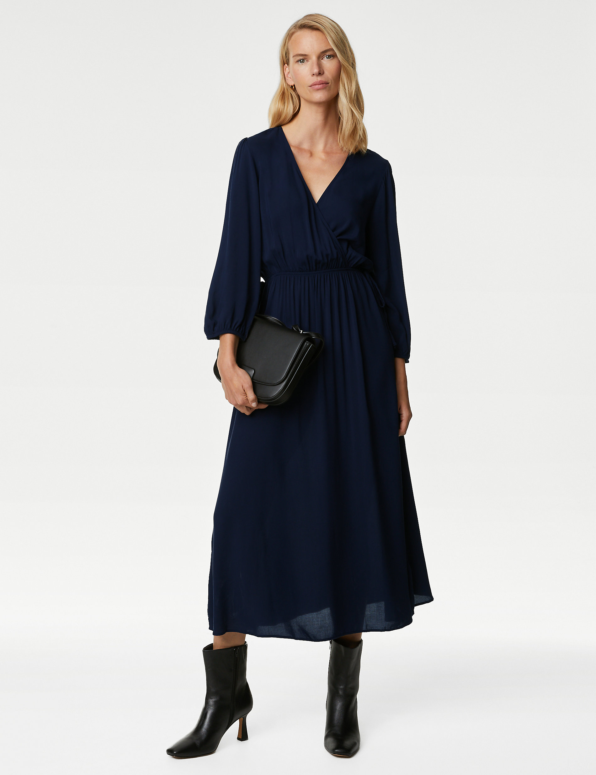 

Платье миди с V-образным вырезом и талией Marks & Spencer, темно-синий