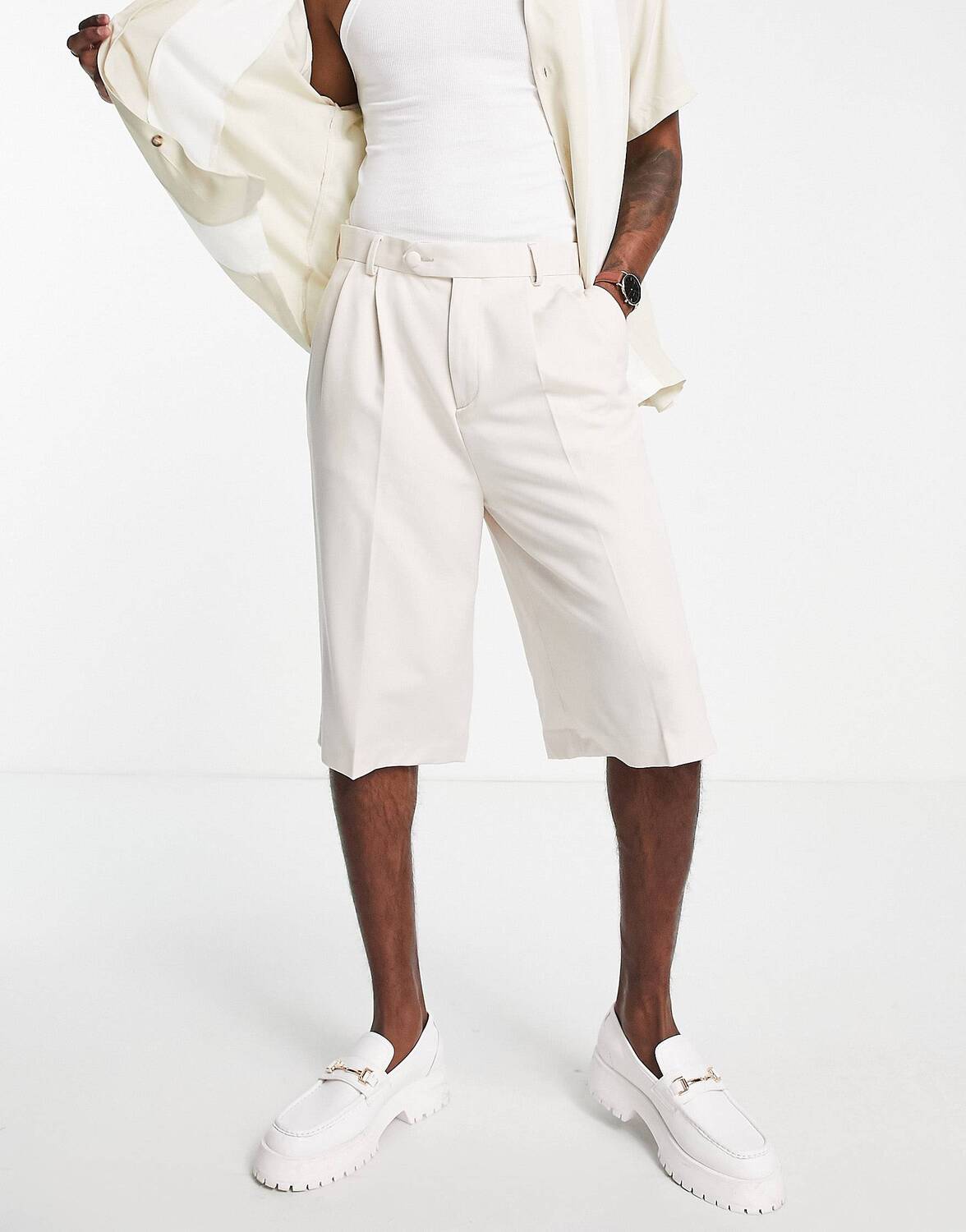 

Удлиненные широкие шорты цвета экрю ASOS DESIGN smart