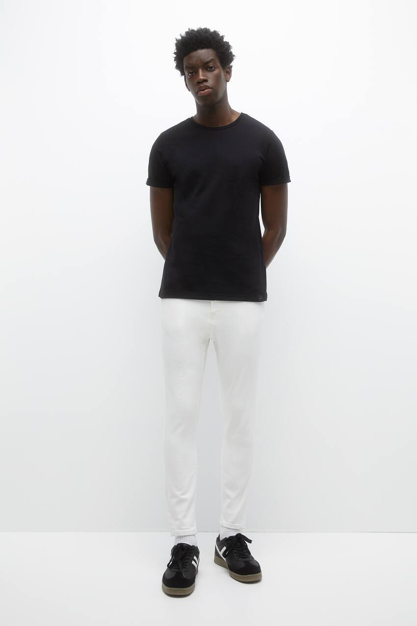 

Базовые морковные джинсы Pull&Bear, белый