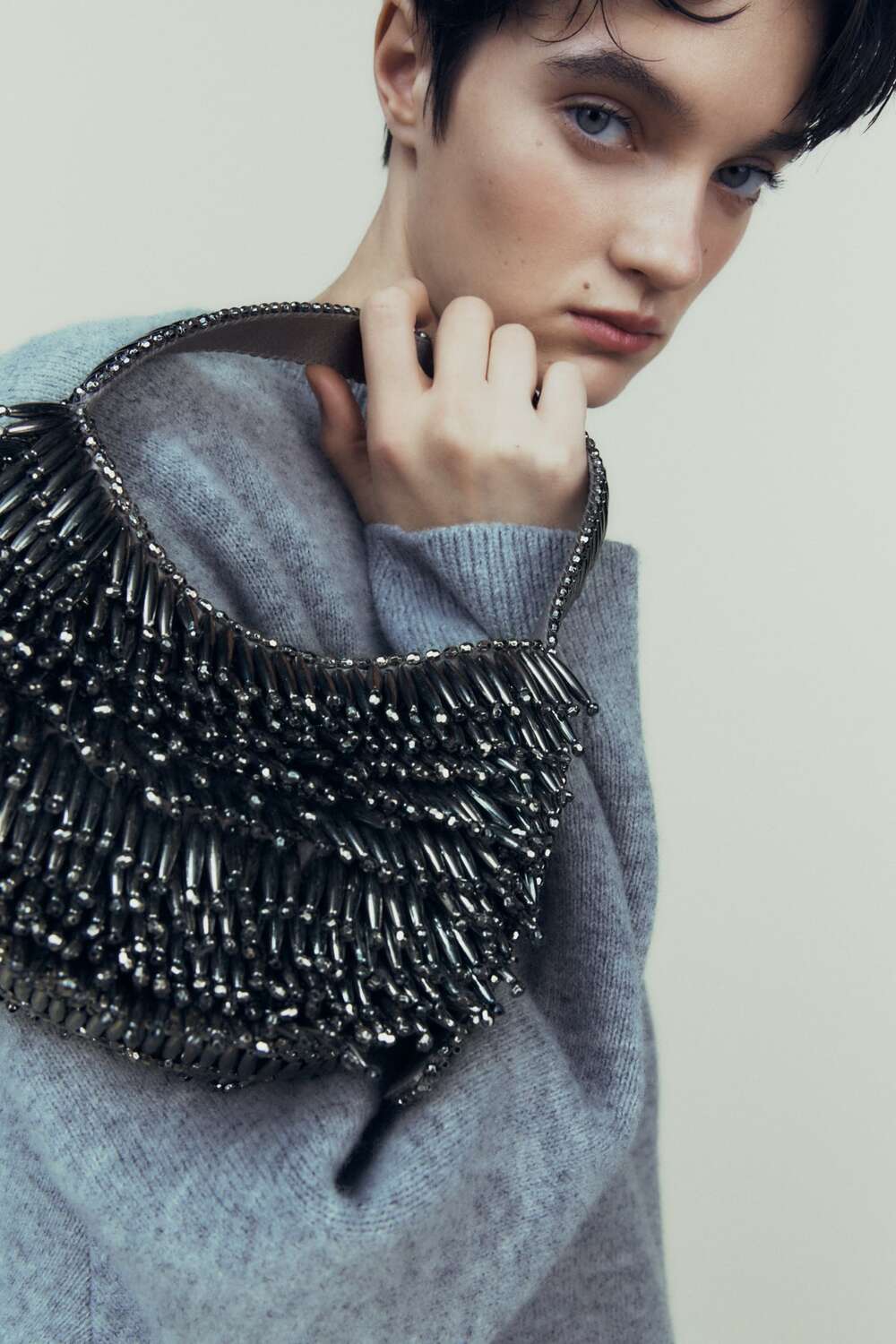 

Сумка на плечо с бисером ZARA, серебряный