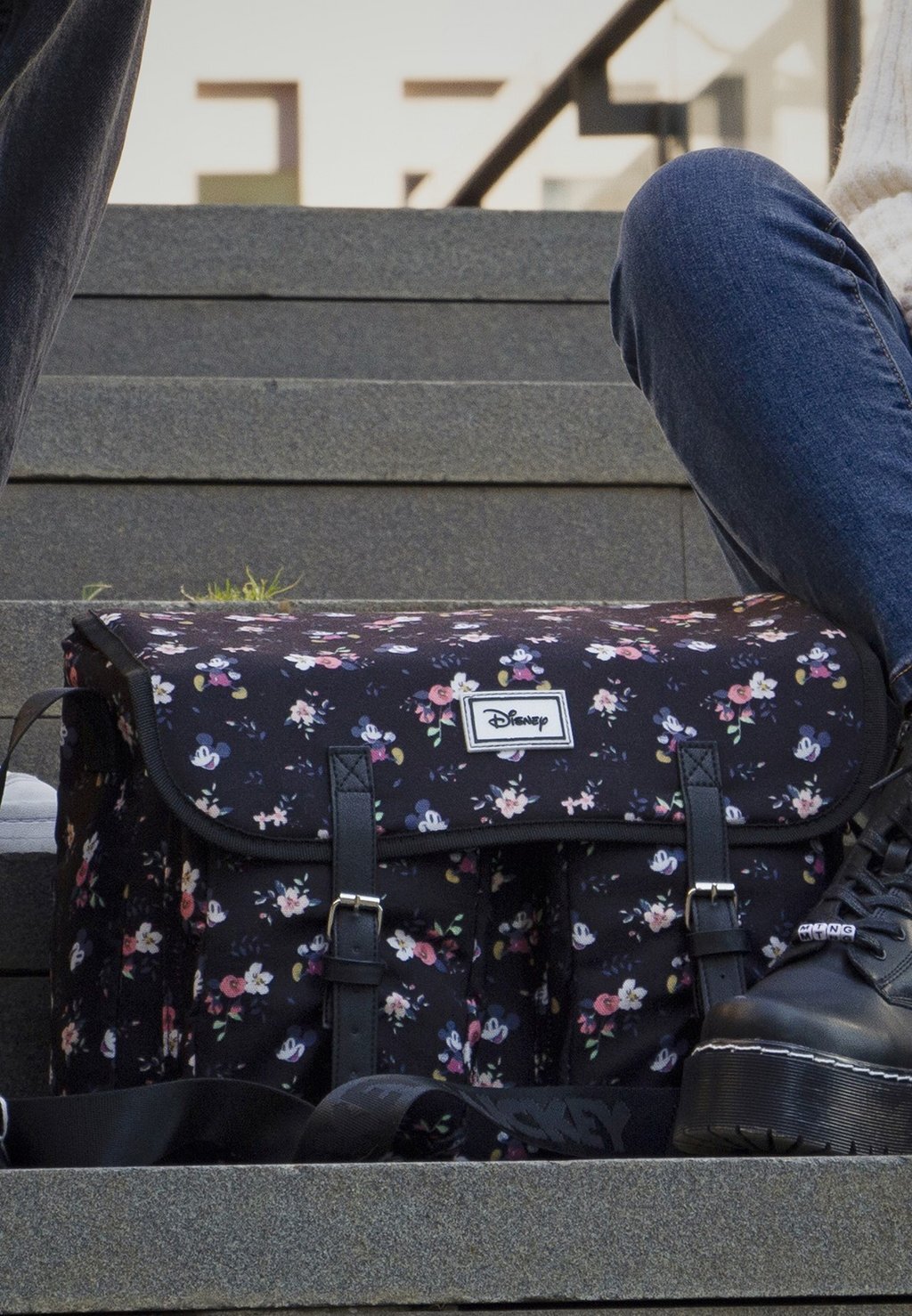 

Сумка через плечо Mickey Mouse Nature Satchel Karactermania, черный