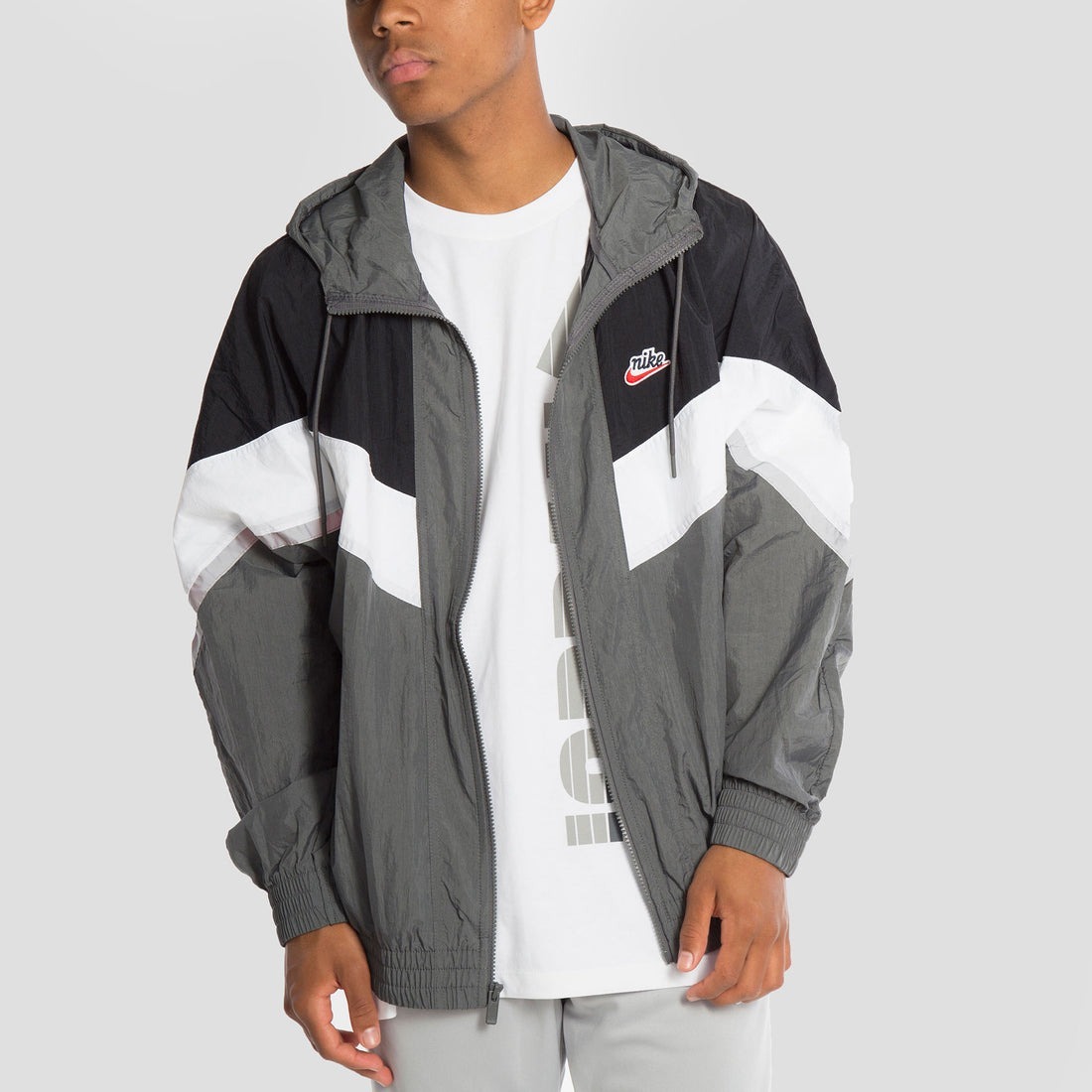 

Куртка Nike Sportswear Windrunner+ Hooded Reflection, серый