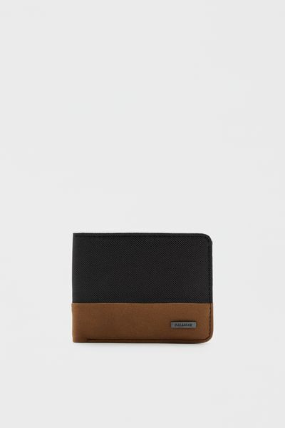 

Кошелек с панелью и бляхой PULL&BEAR