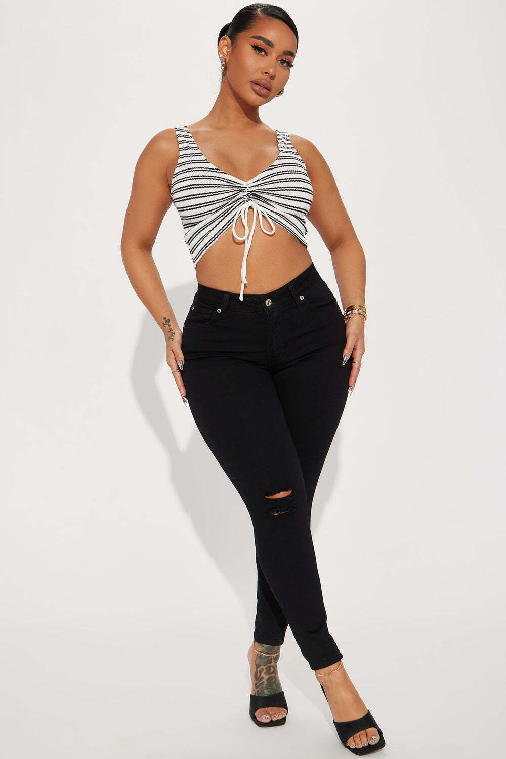 

Джинсы скинни Fashion Nova FNN22005H20B, черный