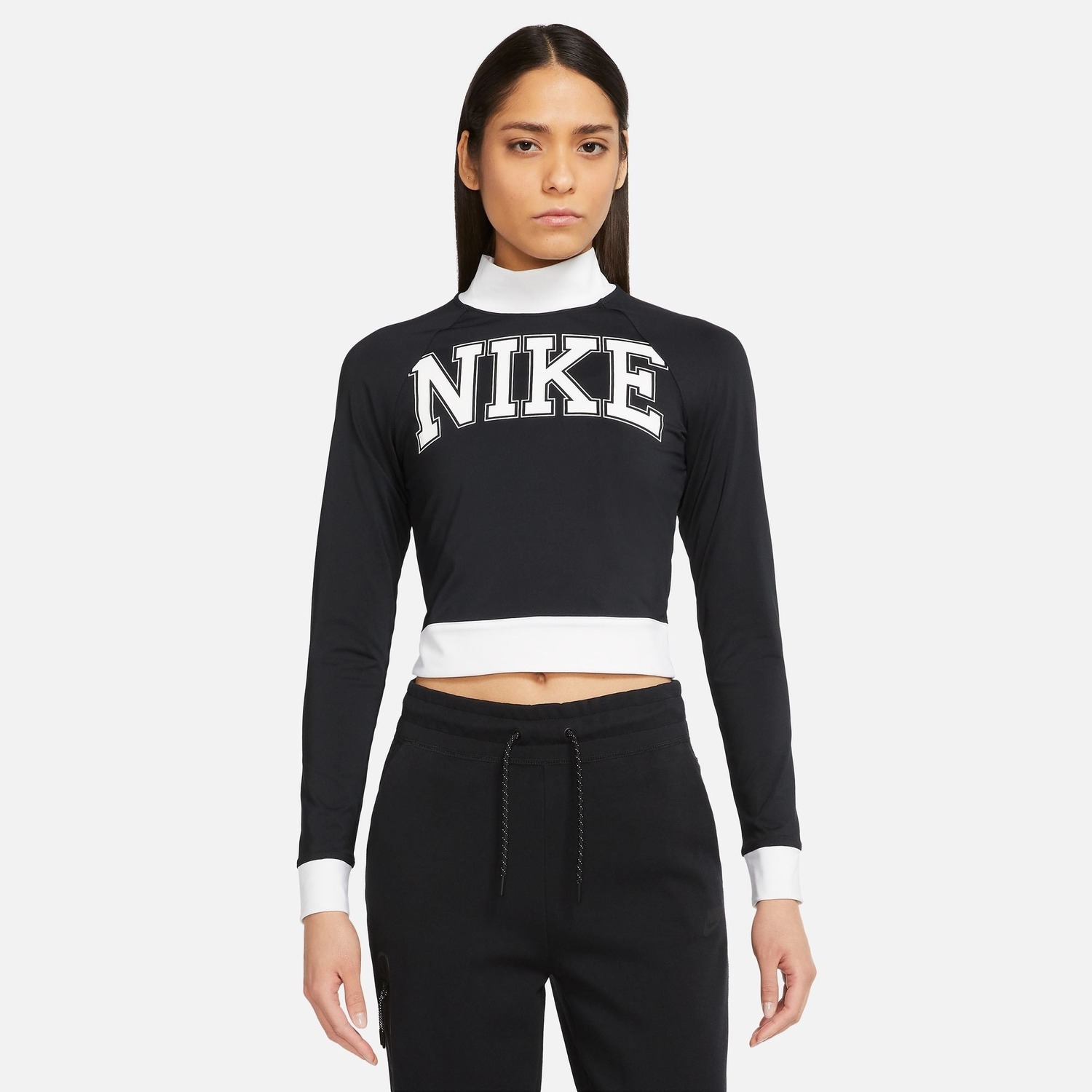 

Лонгслив Nike Nike Sportswear Team, черный/белый