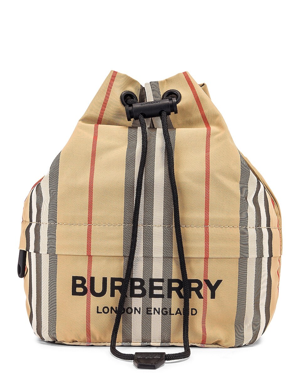 

Сумка мини Burberry Phoebe Stripe Pouch, цвет Archive Beige