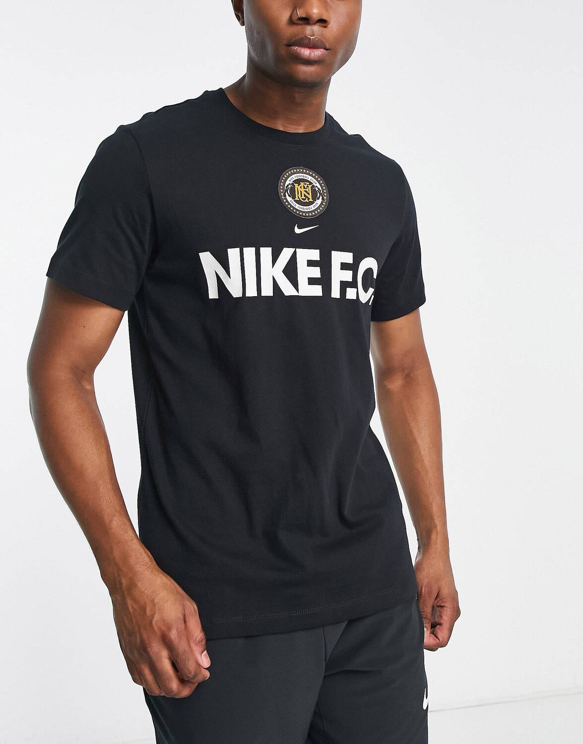 

Черная футболка с графическим принтом Nike Football FC